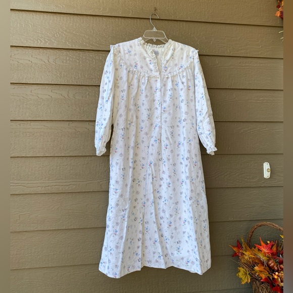 Lanz of Salzburg Intimates & Sleepwear Vtg Lanz Of Salzburg White